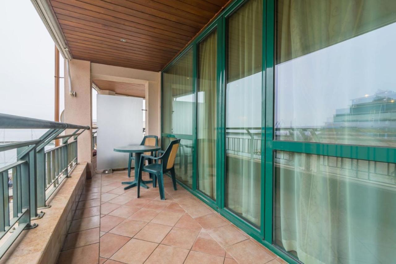 Spacious Studio With Balcony & Pool By The Marina Baltsjik Buitenkant foto